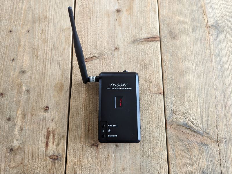 Zender op accu met microfoon